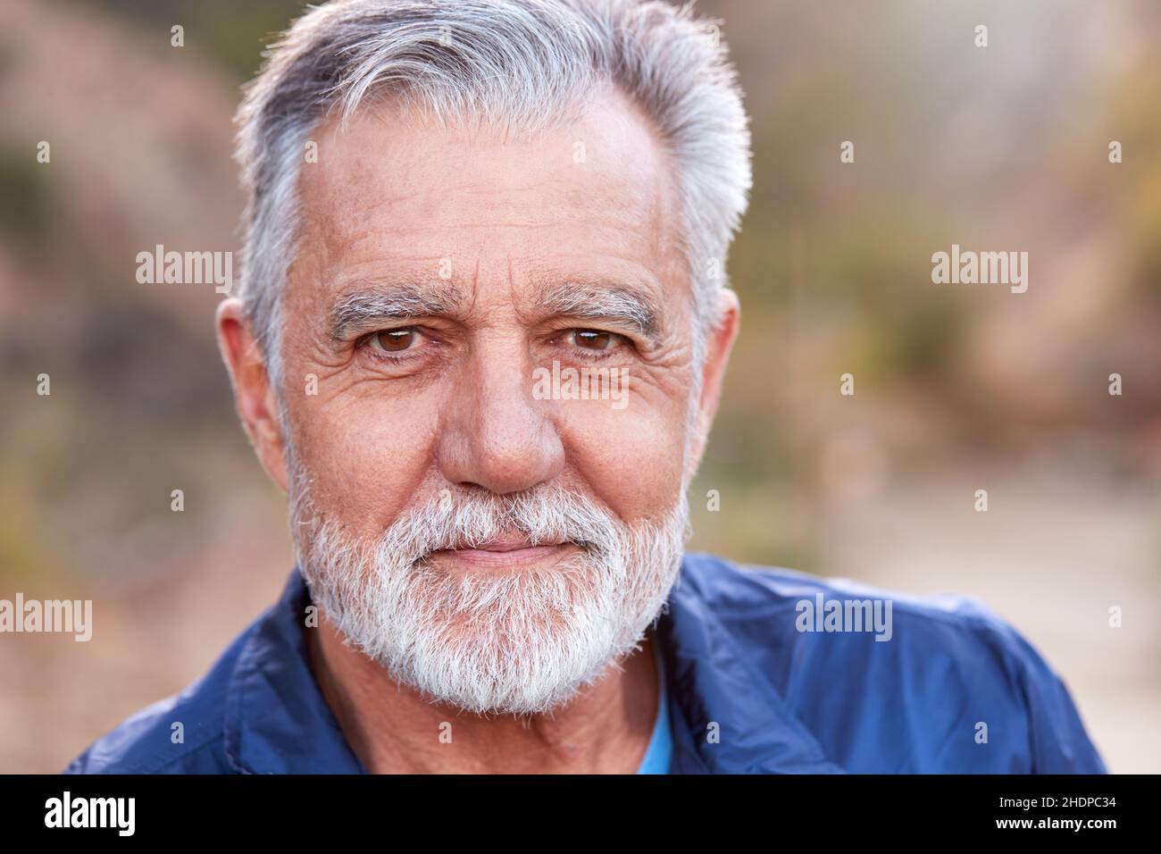senior, sicuro di sé, ritratto, anziani, anziani, anziani, autoconfidenti, ritratti Foto Stock
