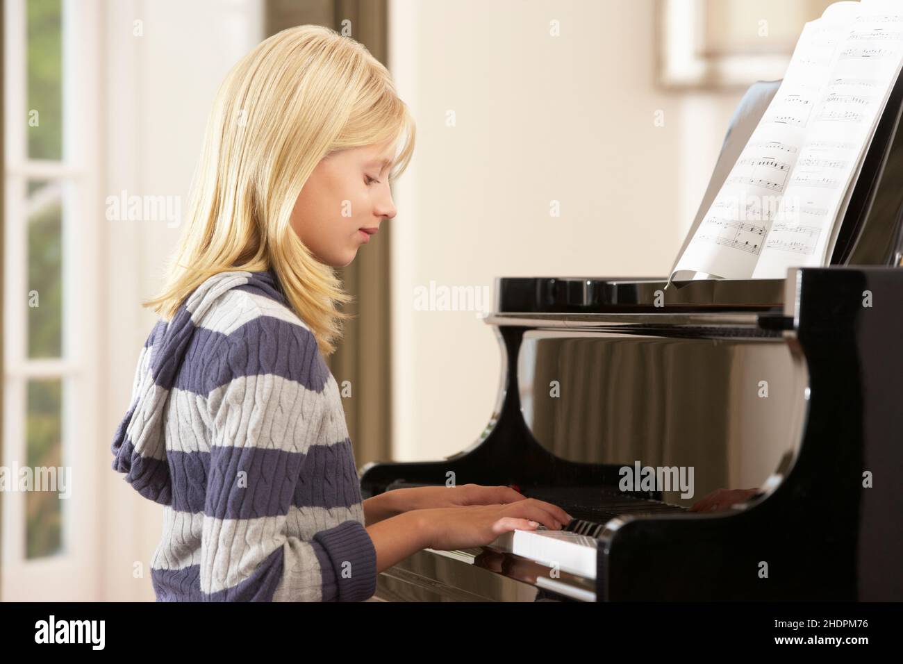 lezioni di musica, pianoforte, scuola di musica, lezioni di musica, lezioni di musica, gioca a pianoforti Foto Stock
