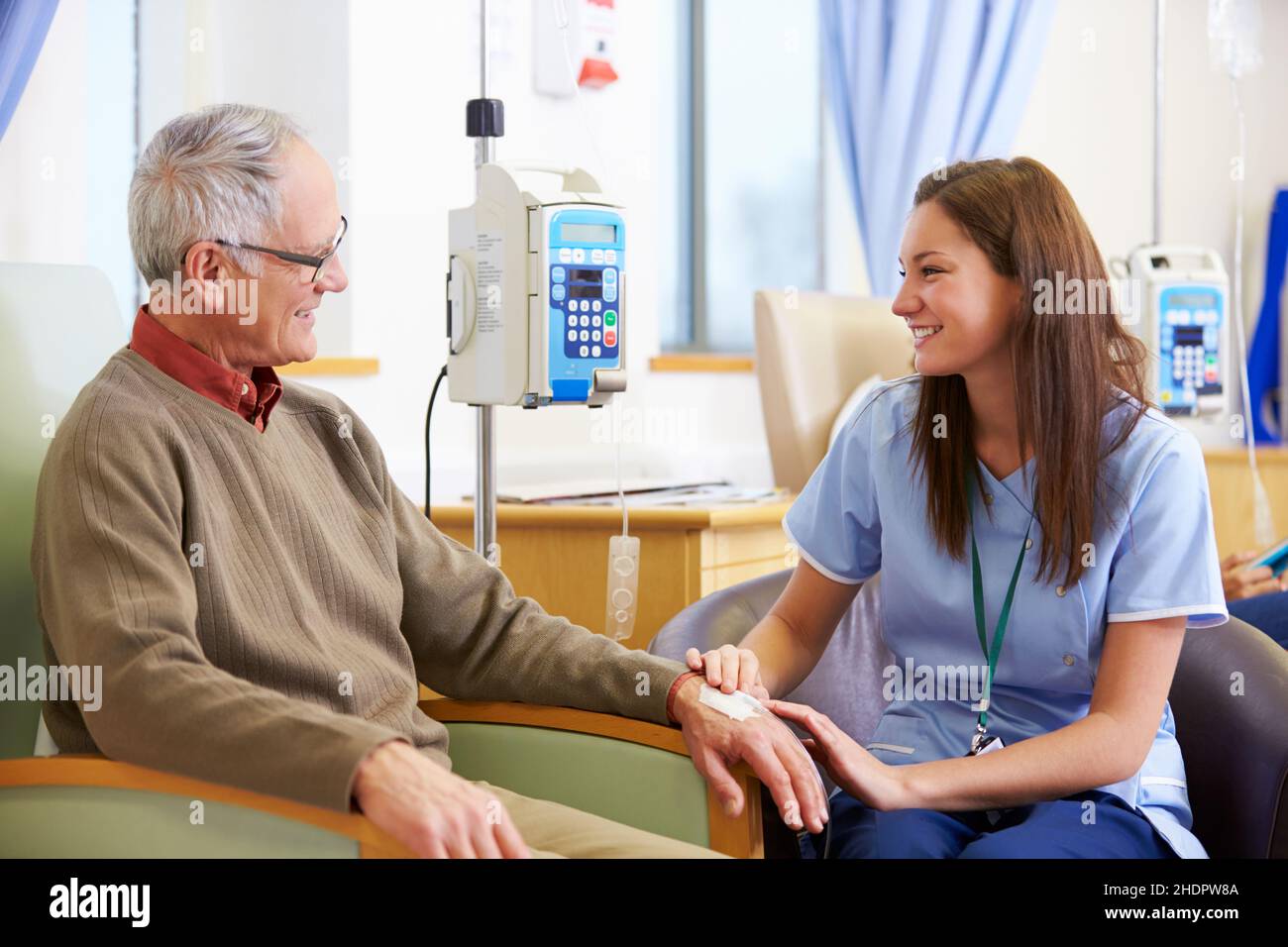 anziani, cancro, infermiera, chemioterapia, anziani, anziani, anziani, tumori, infermieri, chemioterapie Foto Stock