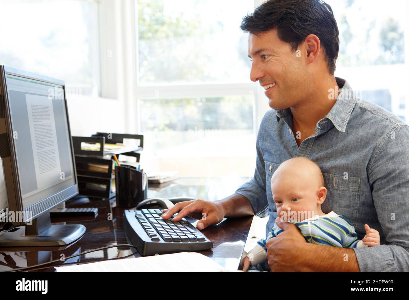 uomo, congedo parentale, ufficio domestico, ragazzo, uomini, foglie di genitori, uffici domestici Foto Stock