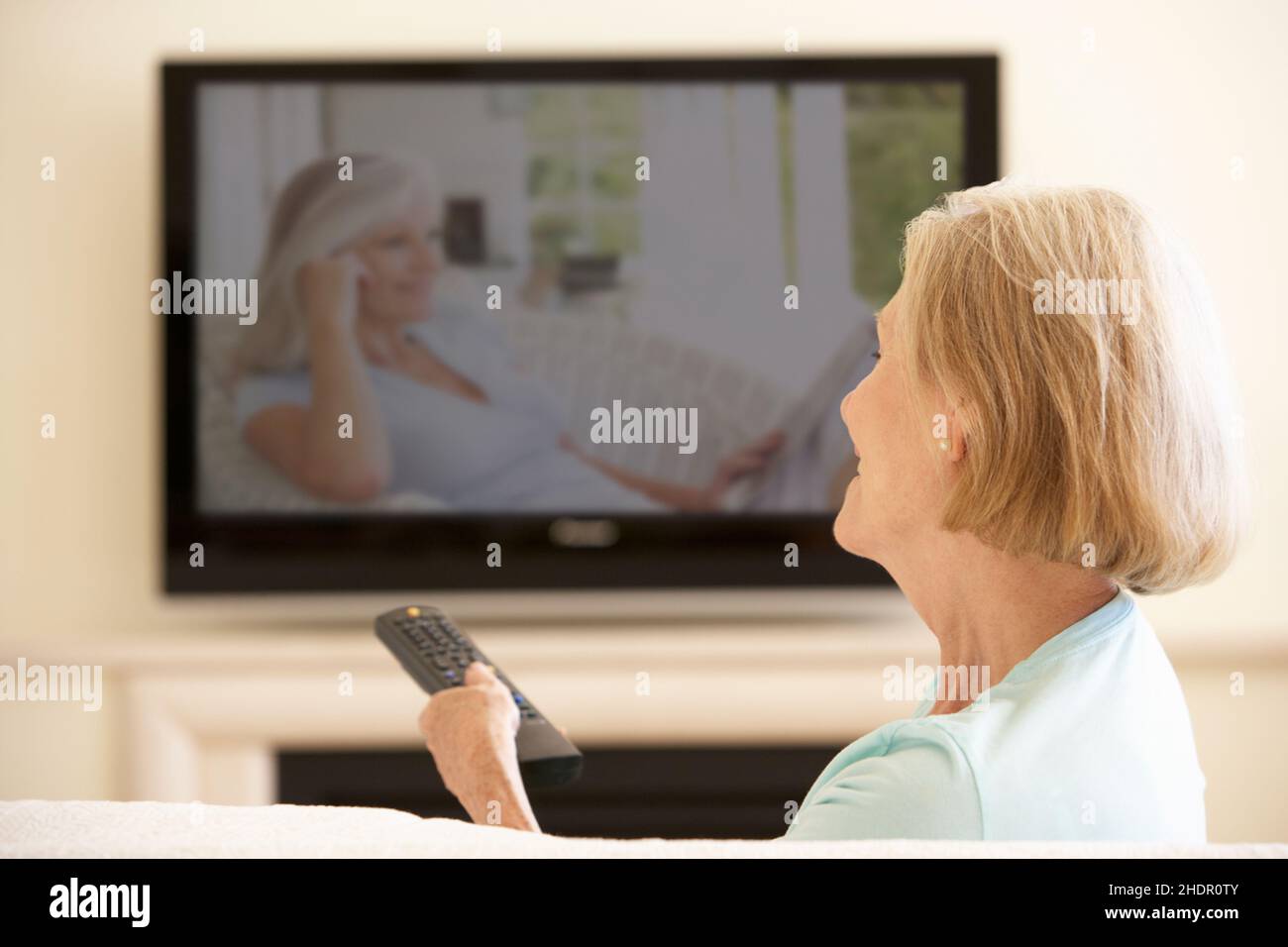 senior, guardando la tv, anziani, anziani, anziani, televisione, tv Foto Stock