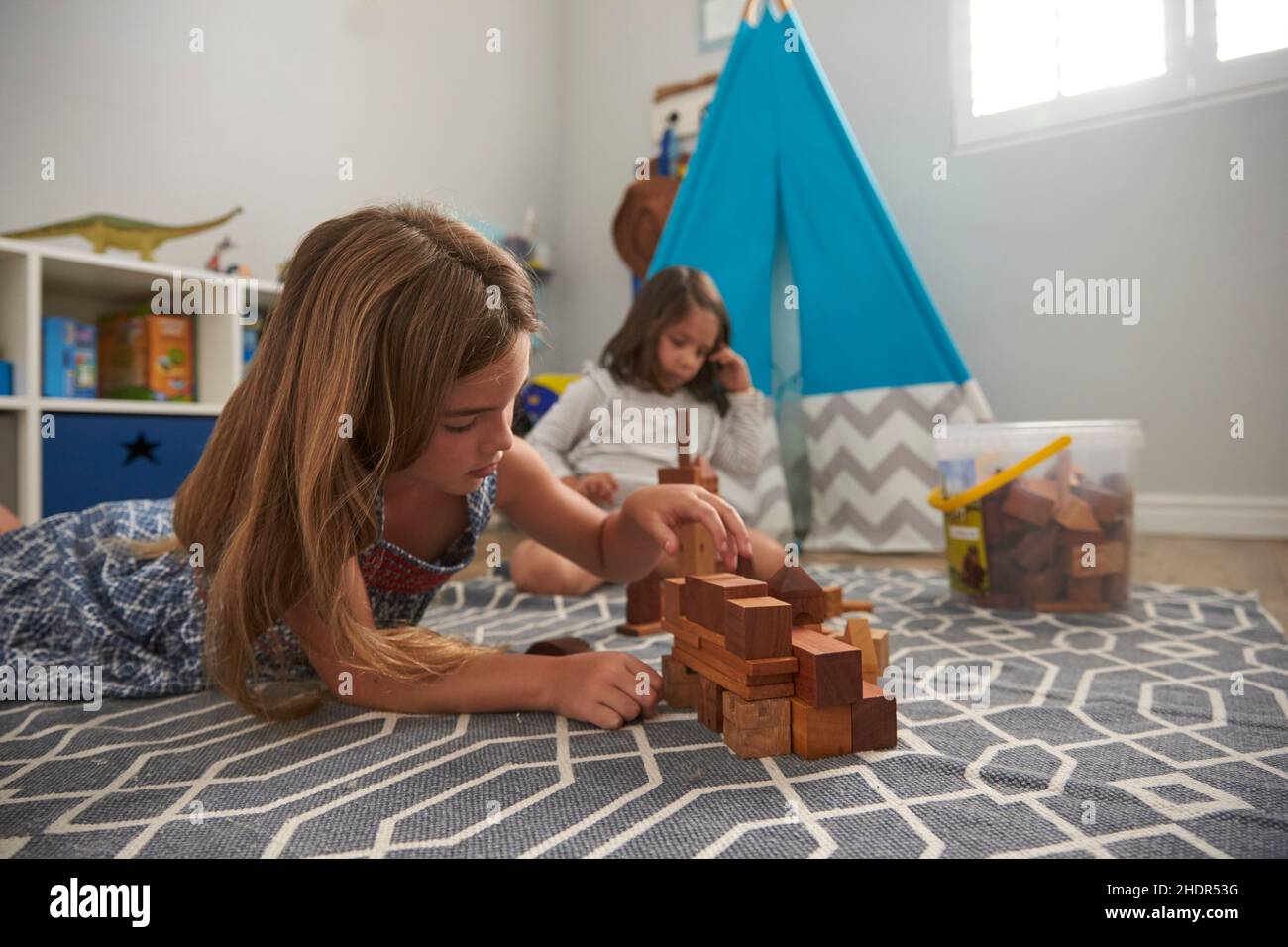 ragazza, attività di costruzione, blocchi, ragazze, costruzione, costruzione, blocco Foto Stock