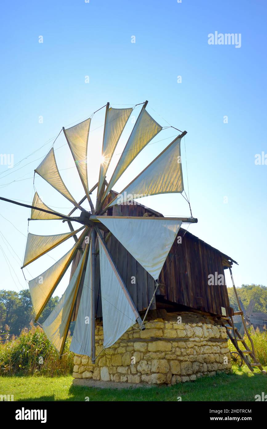 mulino a vento, romania, transilvania, mulini a vento, romanias, transilvanie Foto Stock