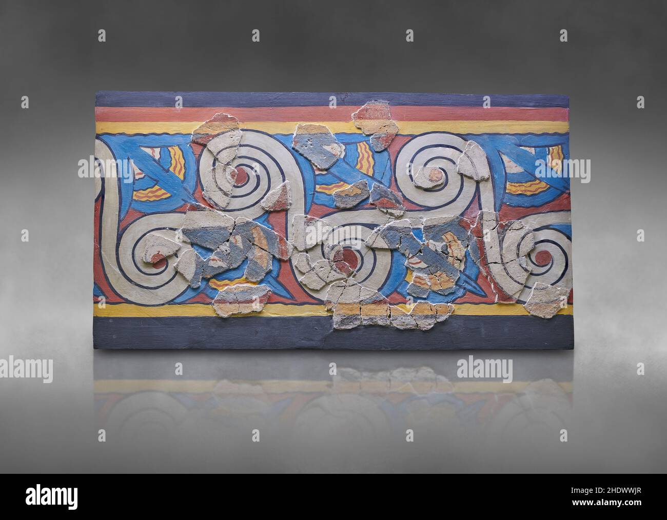 Affresco murale miceneo con spirali running e decorazioni in loto dal Palazzo di Micene, zona pithos, 1500-1400 a.C. Micene. Micene archeologica Foto Stock