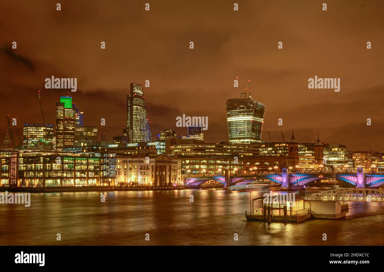 capitale, skyline, londra, capitali, paesaggio urbano, paesaggi urbani, lucernari, londinesi Foto Stock