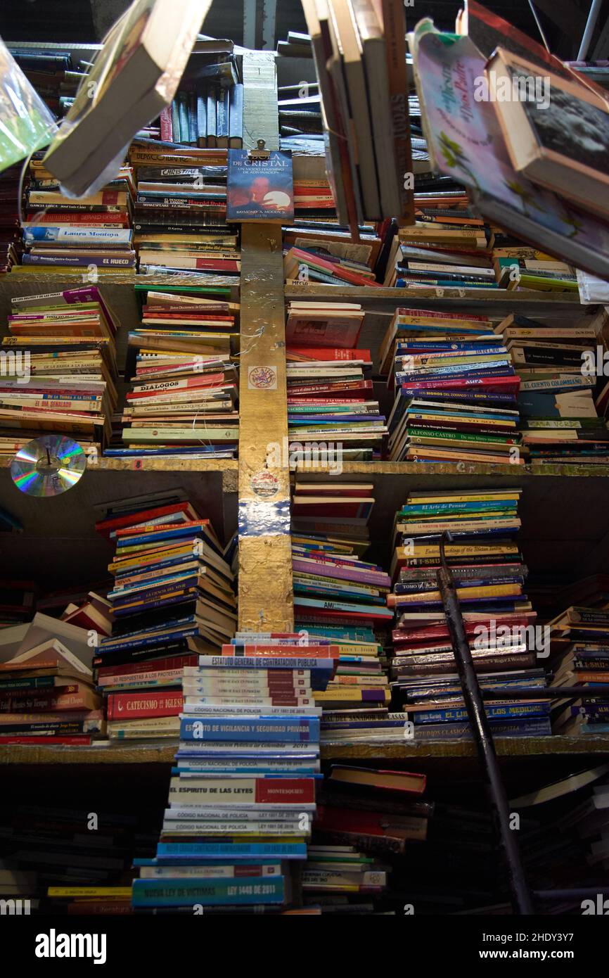 Vecchio negozio di libri nel centro di medellin, Antioquia, Colombia. Seconda mano, libri usati Foto Stock