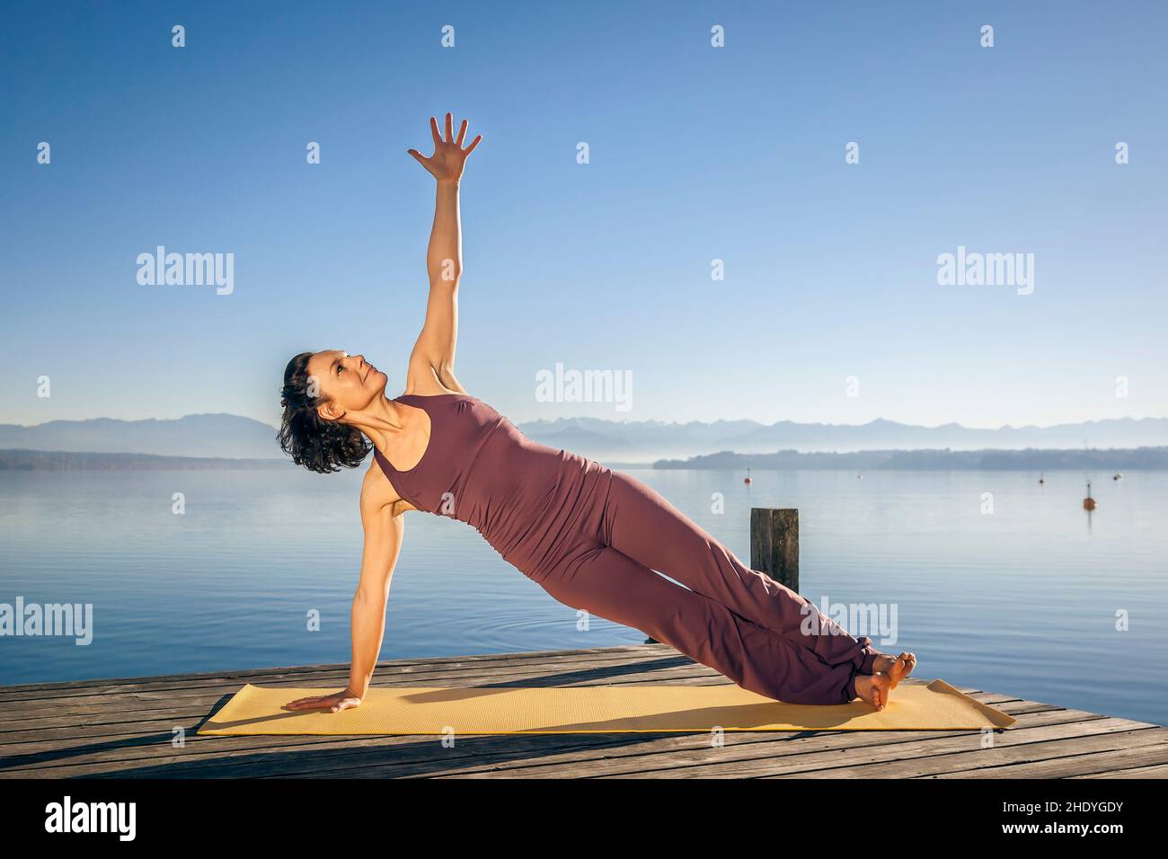 tensione corporea, yoga, esercizi di yoga, tensioni corporee, yoga, esercitandosi Foto Stock