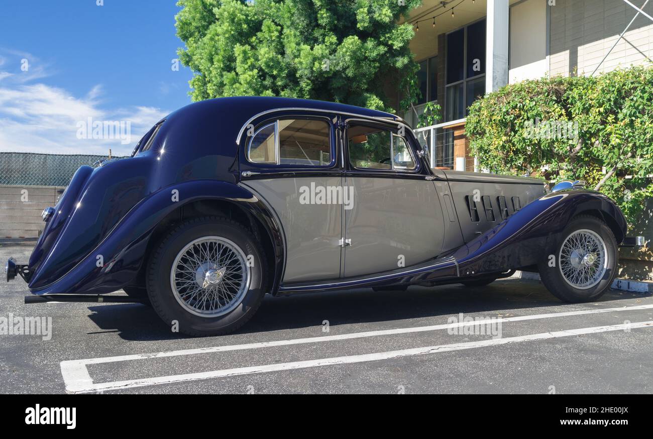 Immagine di un'auto di lusso vintage del 1937 MG parcheggiata. Foto Stock