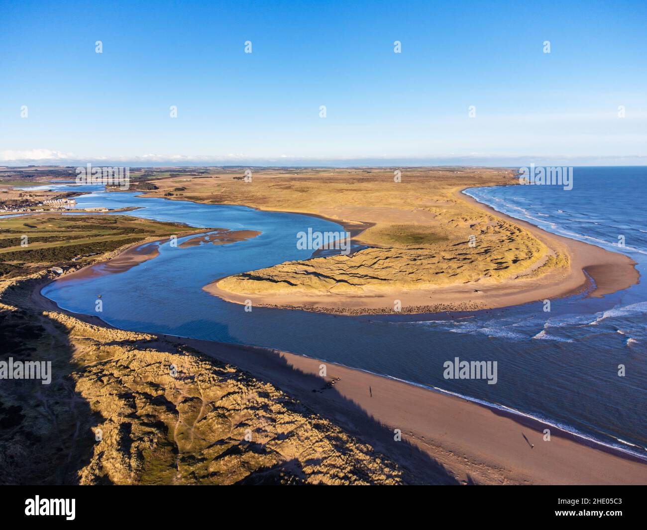 L'estuario del fiume Ythan a Newburgh Beach nell'Aberdeenshire, Scozia, con spiagge sabbiose e dune di sabbia Foto Stock