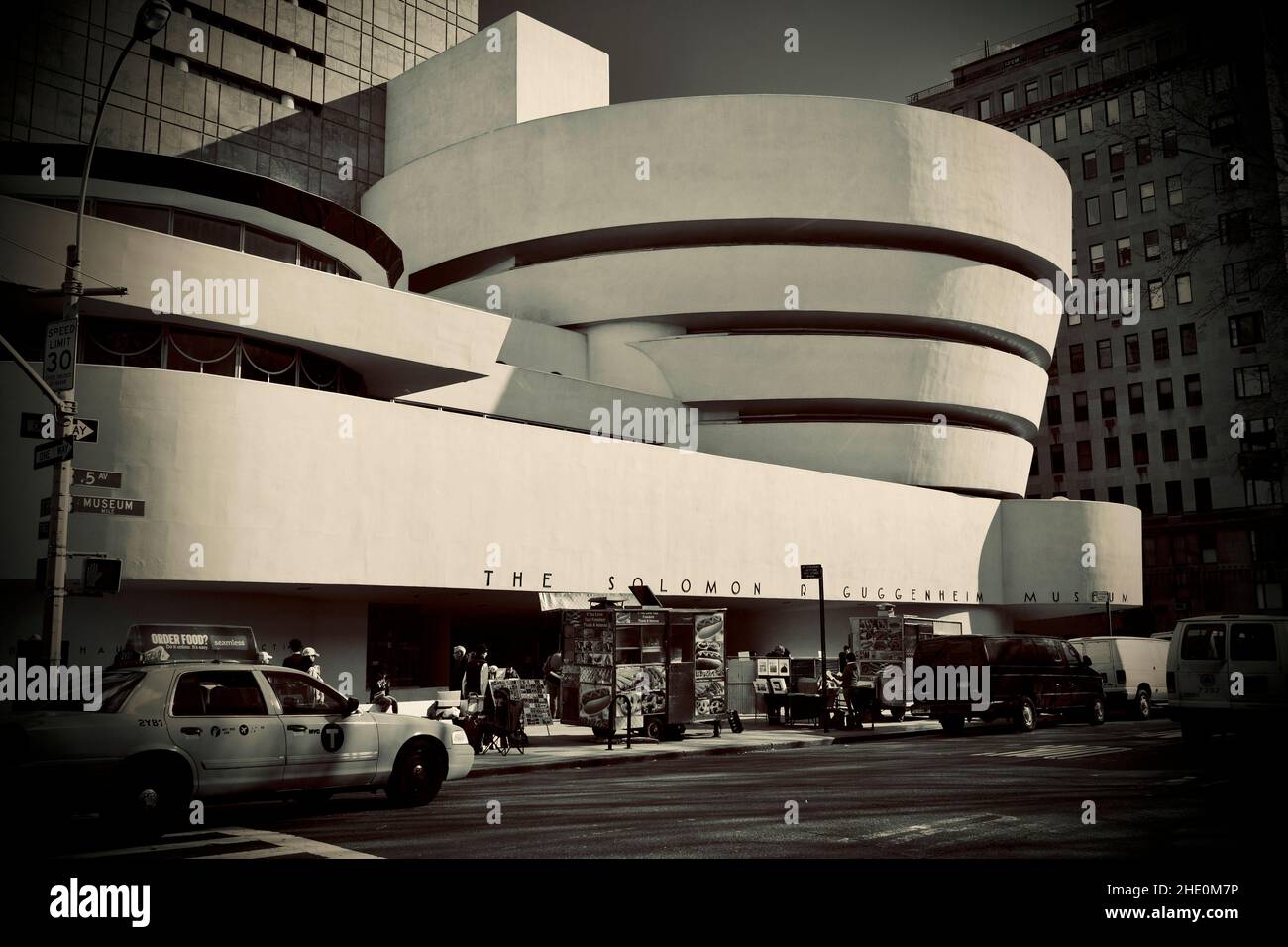 Il Museo Solomon R. Guggenheim di New York City si trova in 5th Ave. Foto Stock