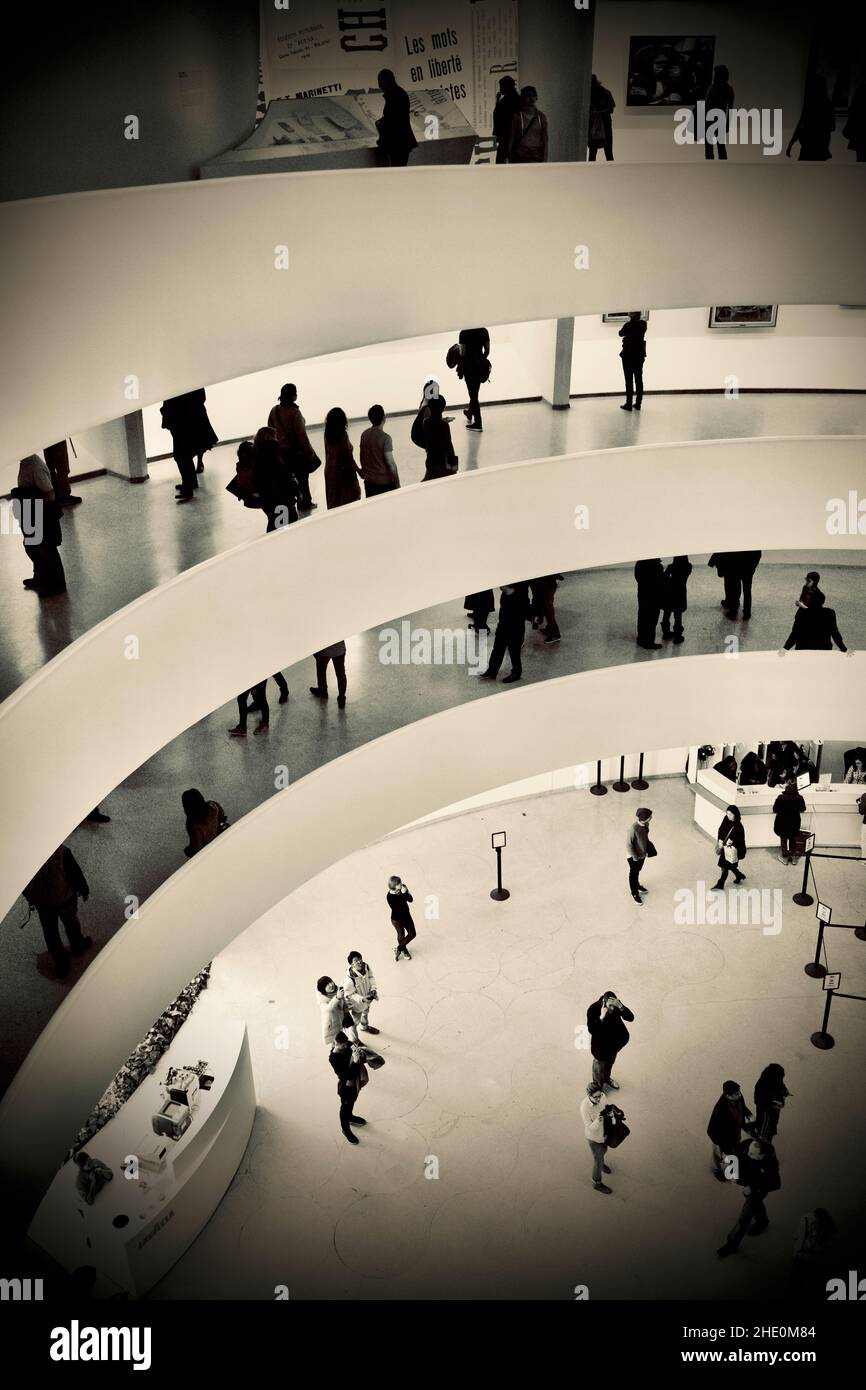 Il Museo Solomon R. Guggenheim di New York City si trova in 5th Ave. Foto Stock