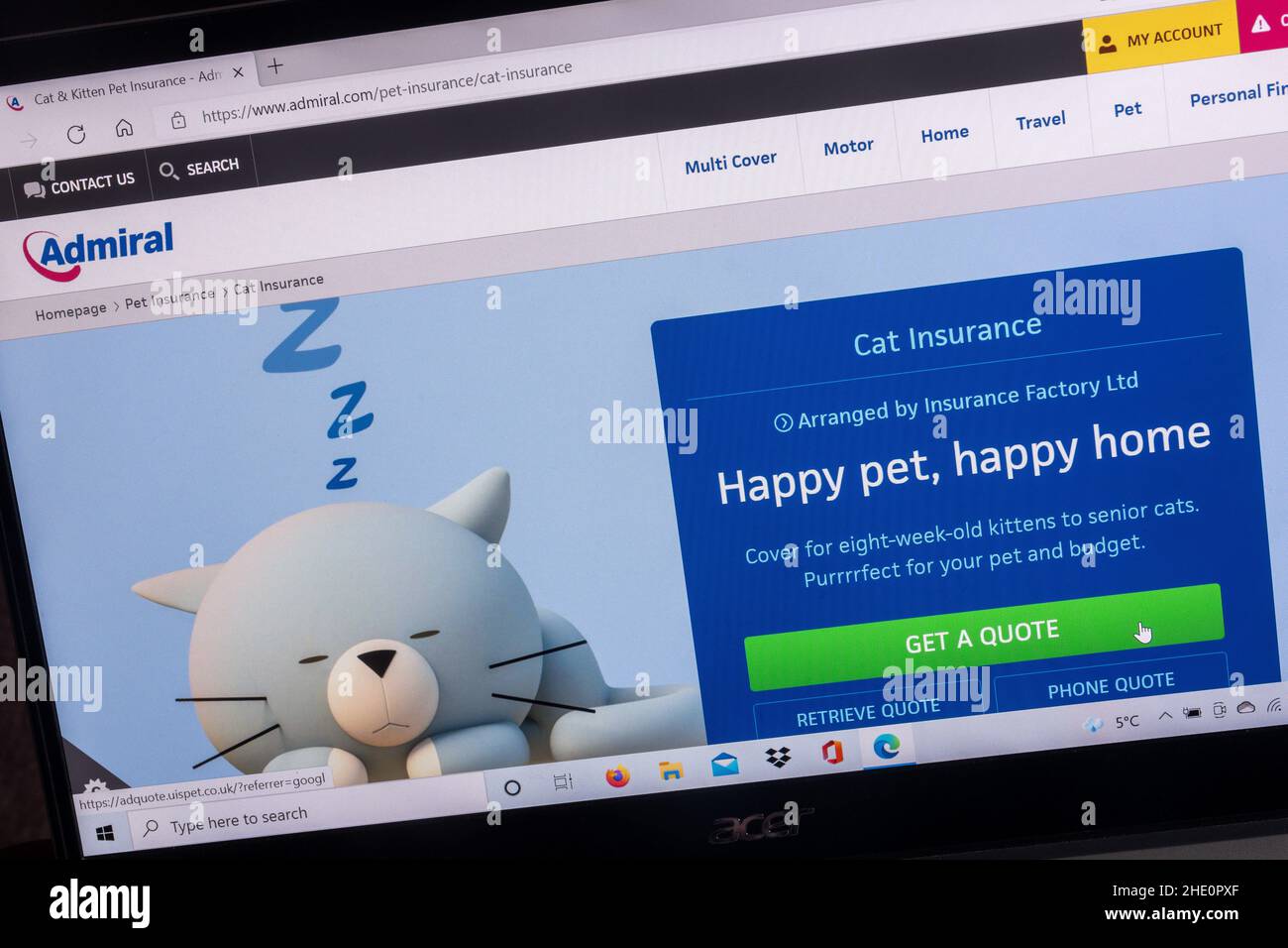 Admiral sito web di assicurazione su uno schermo di computer portatile. Cat assicurazioni, assicurazione animali domestici Foto Stock