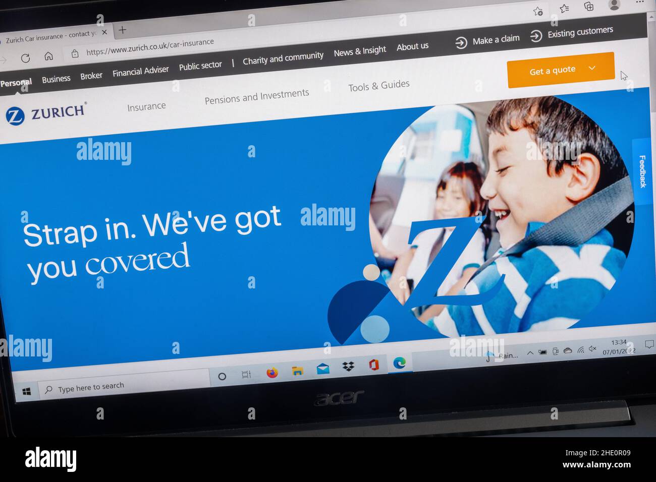 Sito web della compagnia assicurativa di Zurigo su un computer portatile, Regno Unito. Pagina assicurazione auto. Foto Stock