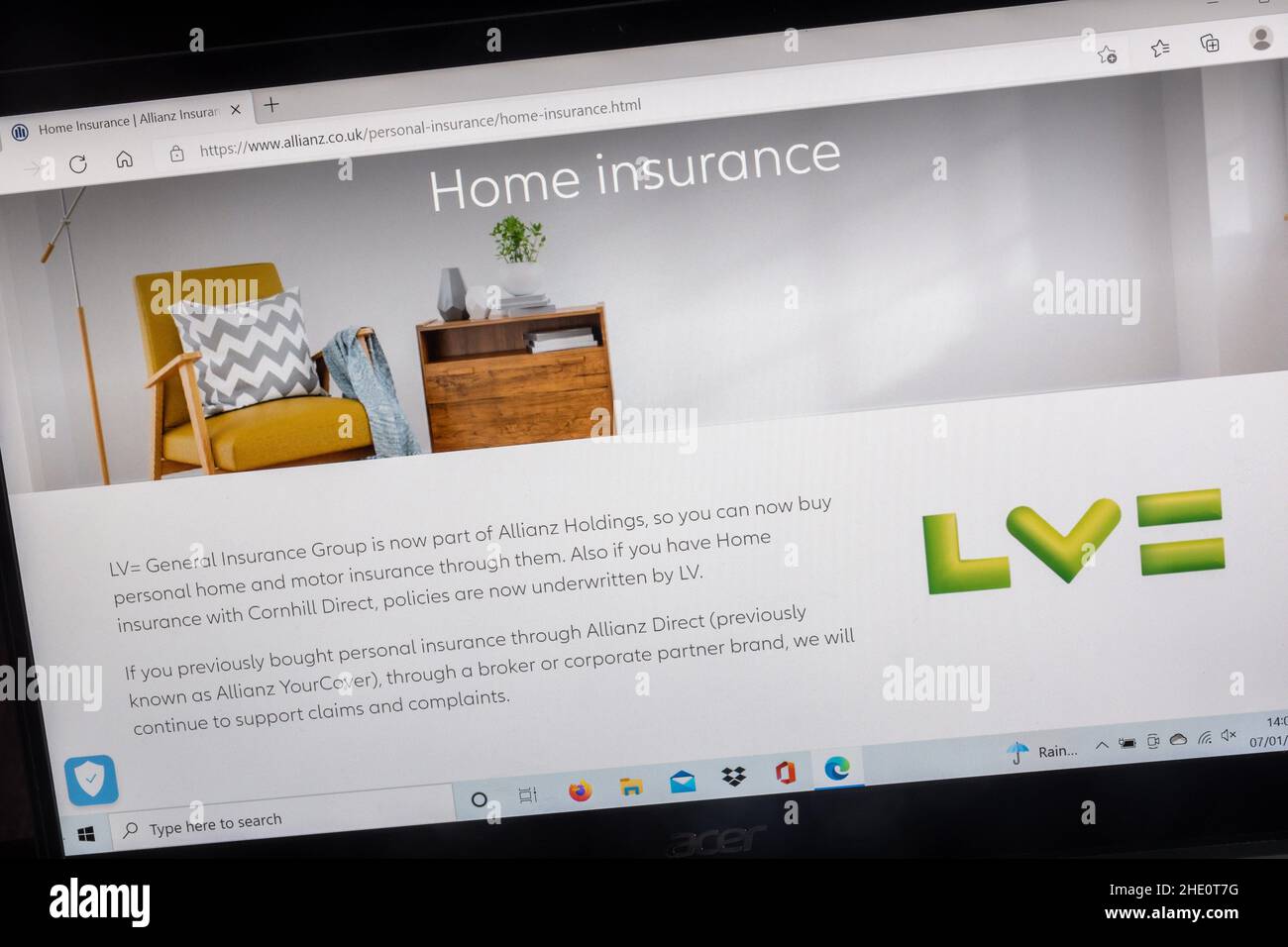 LV= Liverpool Victoria sito web della compagnia di assicurazioni su uno schermo di computer portatile, Regno Unito. Pagina assicurazione casa. Foto Stock