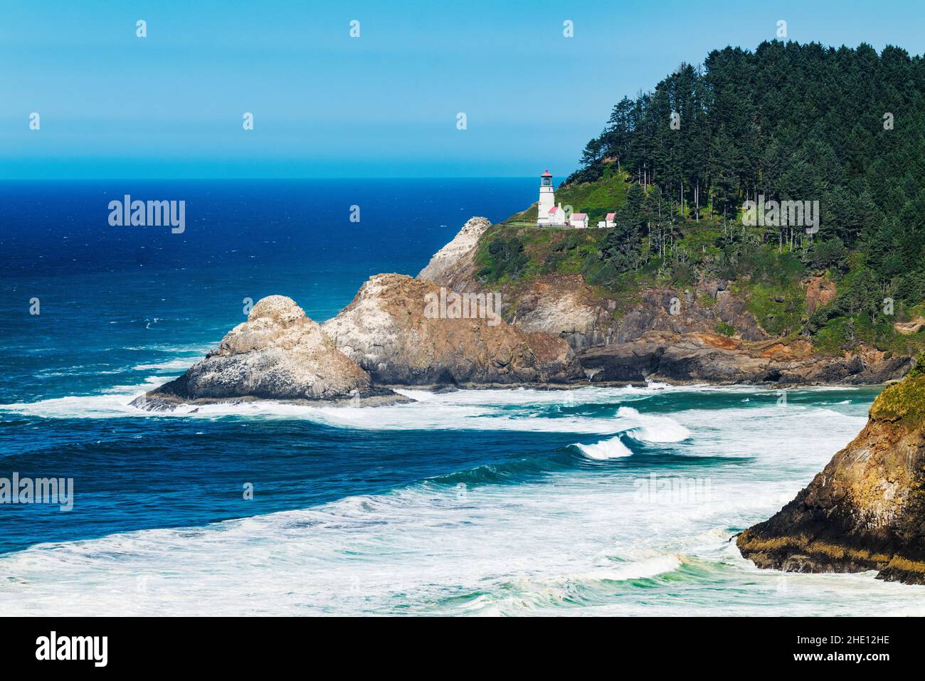Faro di Heceta Head; punto panoramico di Heceta Head Lighthouse state; tra Yachats e Firenze; Oceano Pacifico; costa dell'Oregon; USA Foto Stock