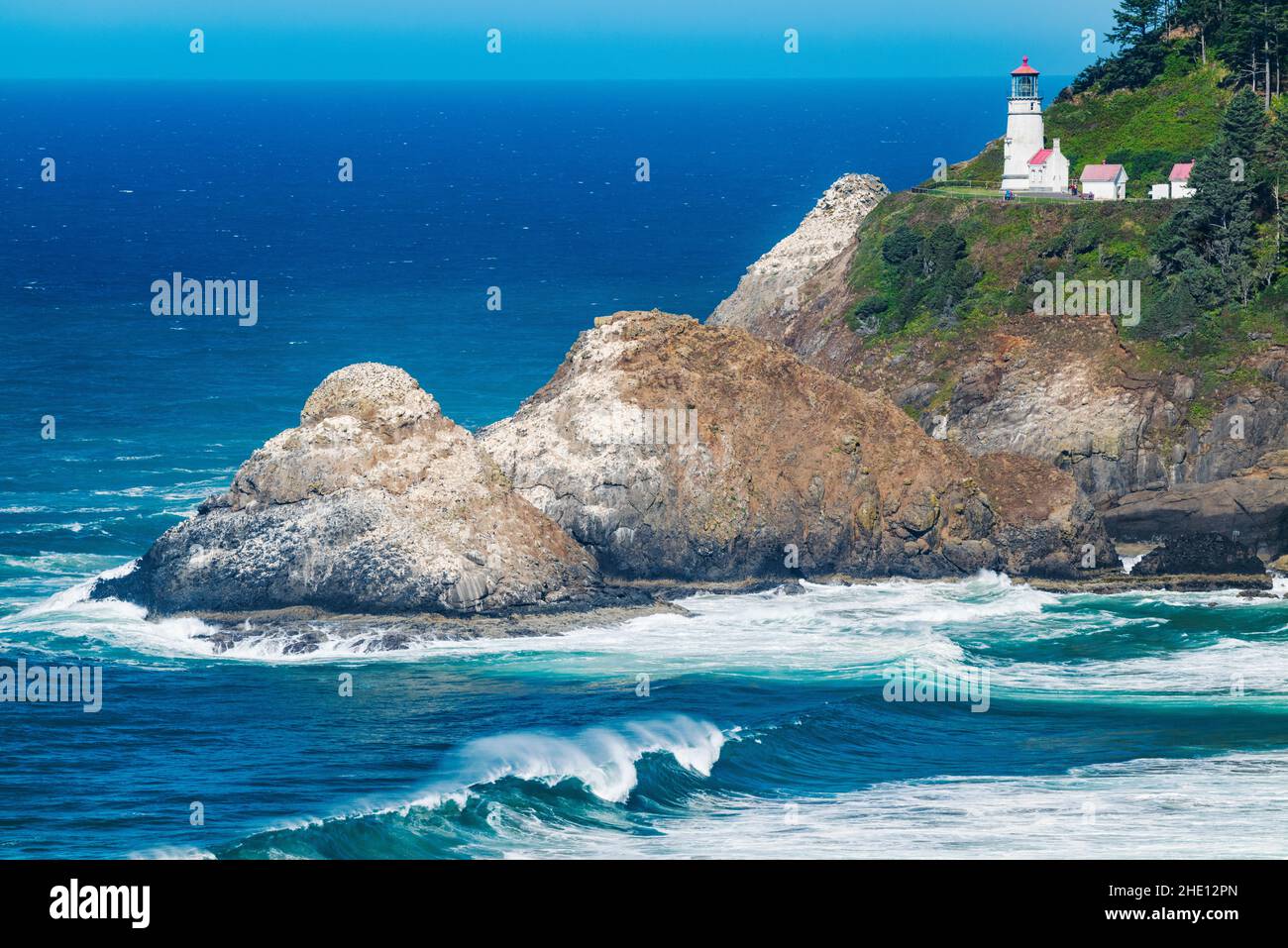 Faro di Heceta Head; punto panoramico di Heceta Head Lighthouse state; tra Yachats e Firenze; Oceano Pacifico; costa dell'Oregon; USA Foto Stock
