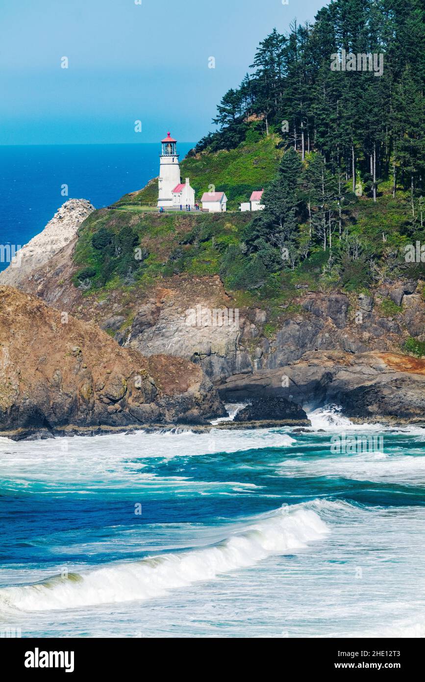 Faro di Heceta Head; punto panoramico di Heceta Head Lighthouse state; tra Yachats e Firenze; Oceano Pacifico; costa dell'Oregon; USA Foto Stock