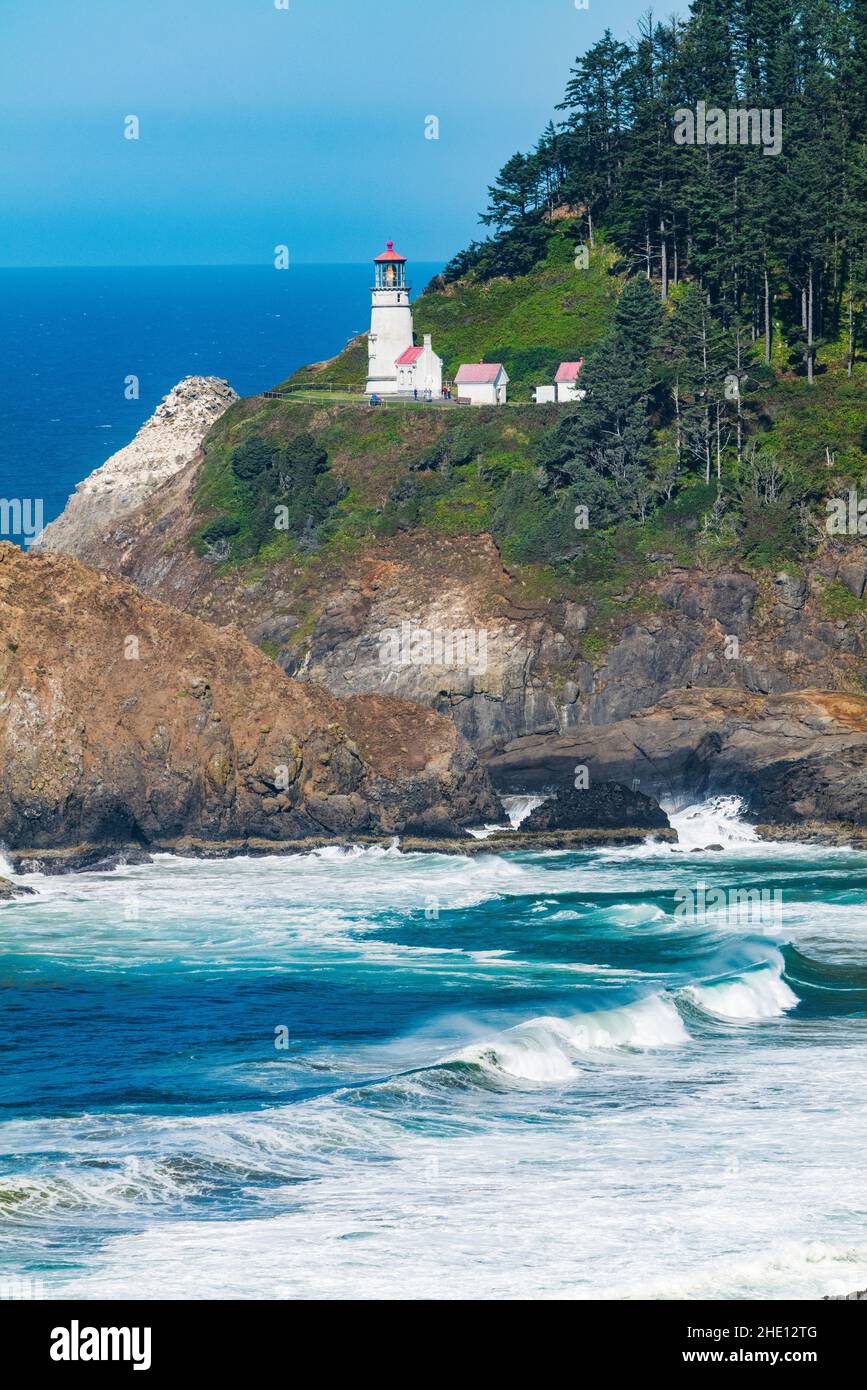 Faro di Heceta Head; punto panoramico di Heceta Head Lighthouse state; tra Yachats e Firenze; Oceano Pacifico; costa dell'Oregon; USA Foto Stock