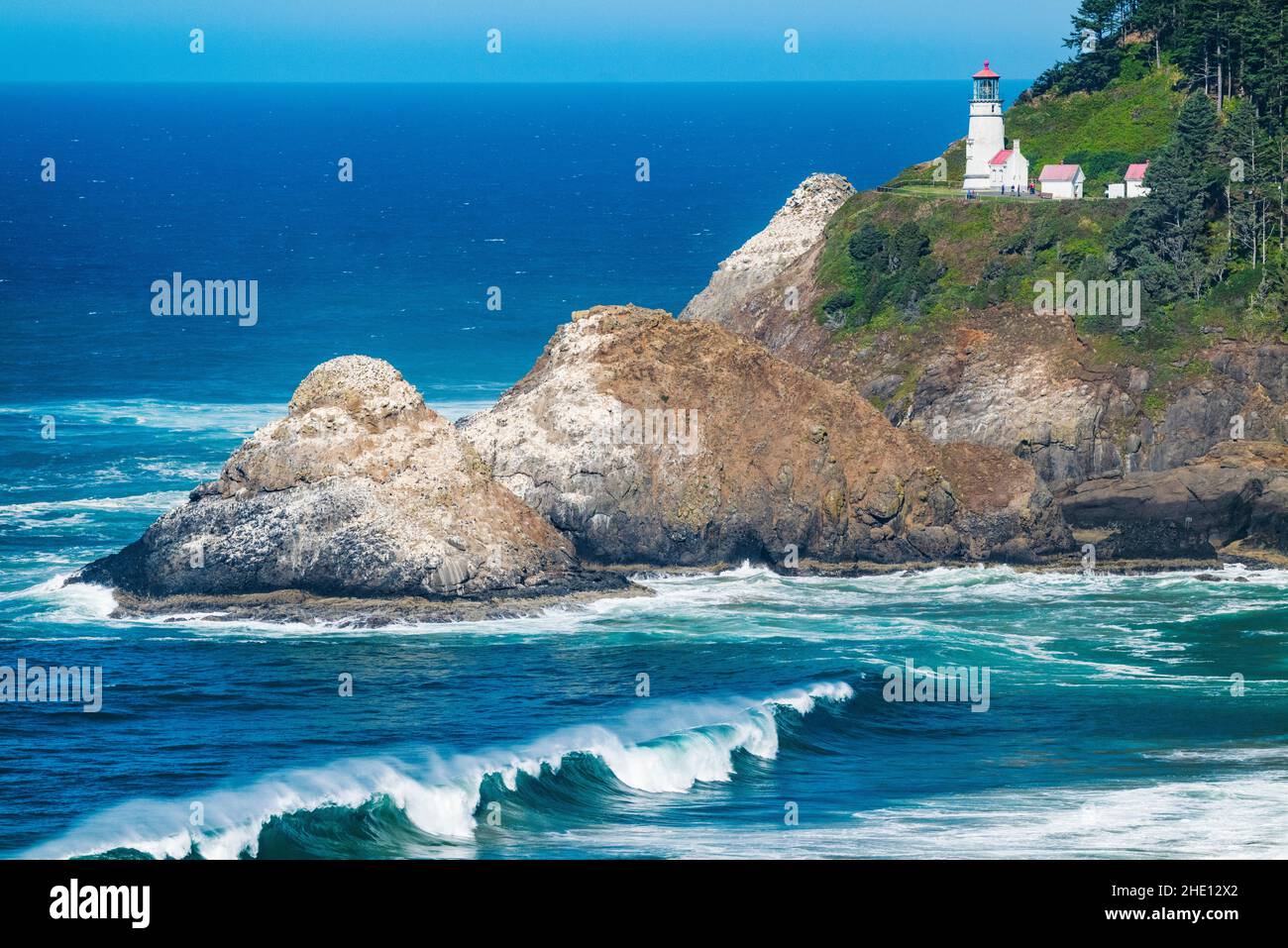 Faro di Heceta Head; punto panoramico di Heceta Head Lighthouse state; tra Yachats e Firenze; Oceano Pacifico; costa dell'Oregon; USA Foto Stock