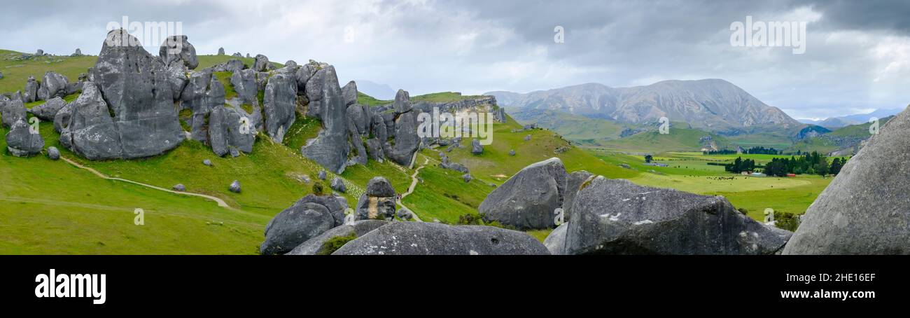 Panorama della collina del Castello in giornata sovrastante Foto Stock