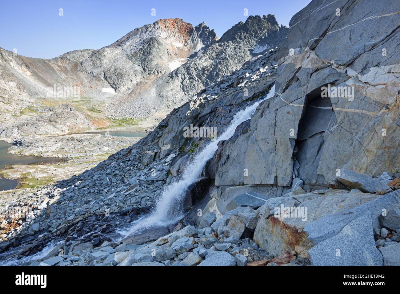 Cascata nel fiume Rush Creek della riserva naturale di Ansel Adams nelle montagne della California Sierra Nevada Foto Stock