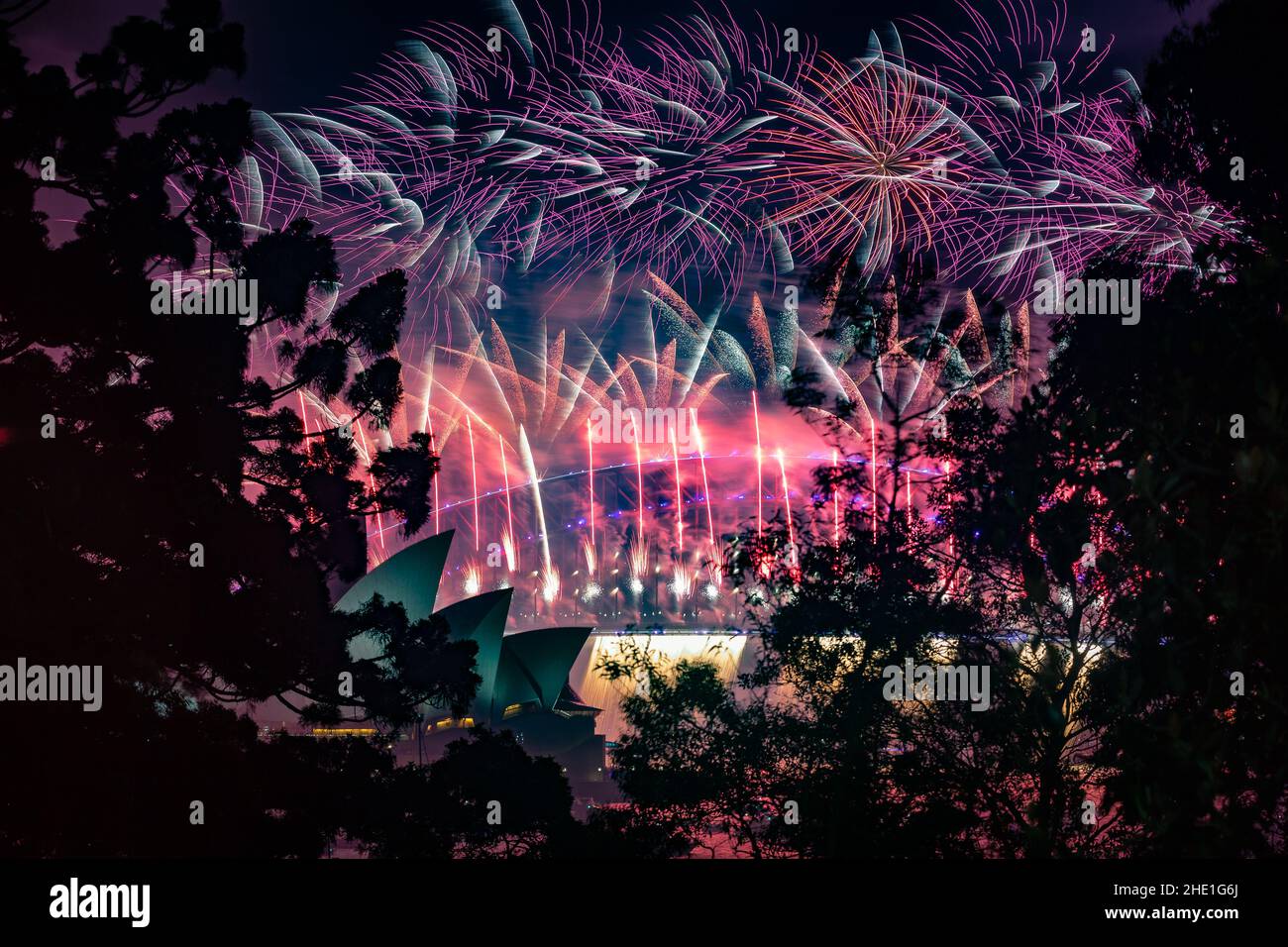 Fuochi d'artificio per la vigilia di Capodanno 2022 a Sydney Foto Stock