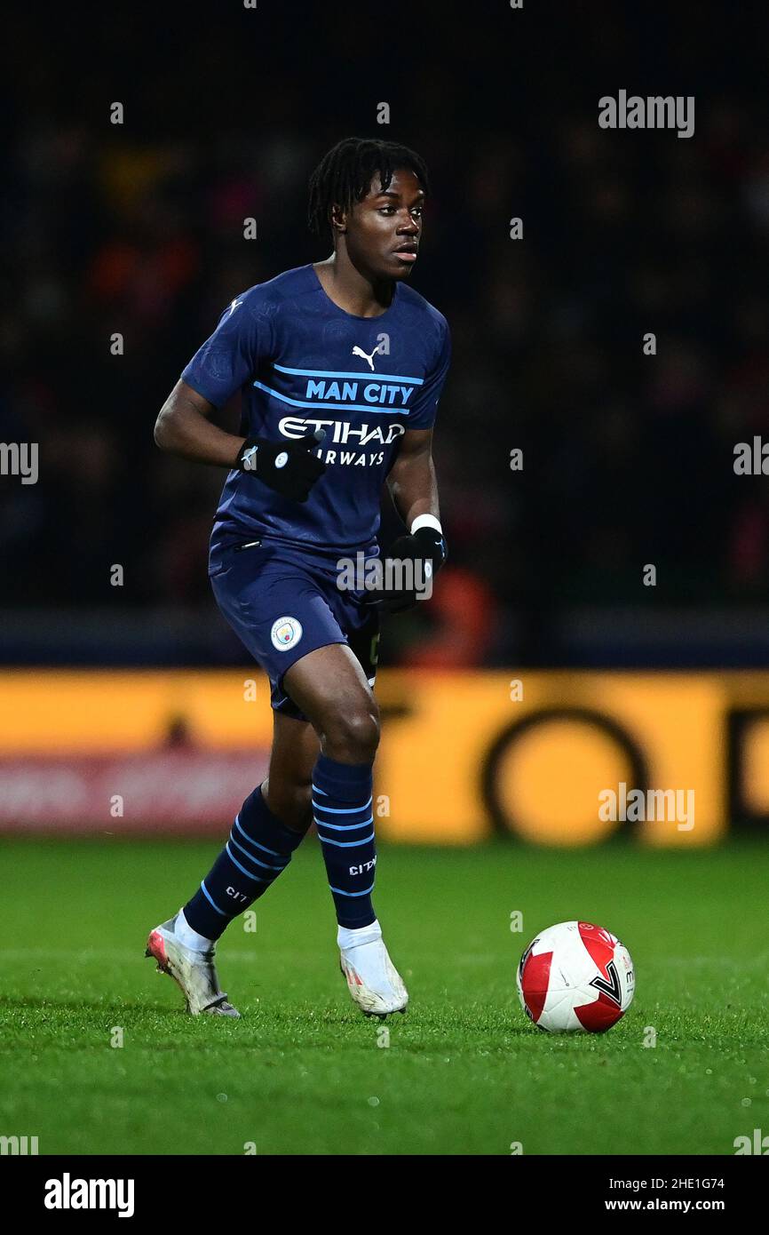 Swindon, Inghilterra, 7th gennaio 2022. Roméo Lavia di Manchester City durante la partita di Emirates fa Cup al County Ground, Swindon. Il credito d'immagine dovrebbe leggere: Ashley Crowden / Sportimage Credit: Sportimage/Alamy Live News Foto Stock