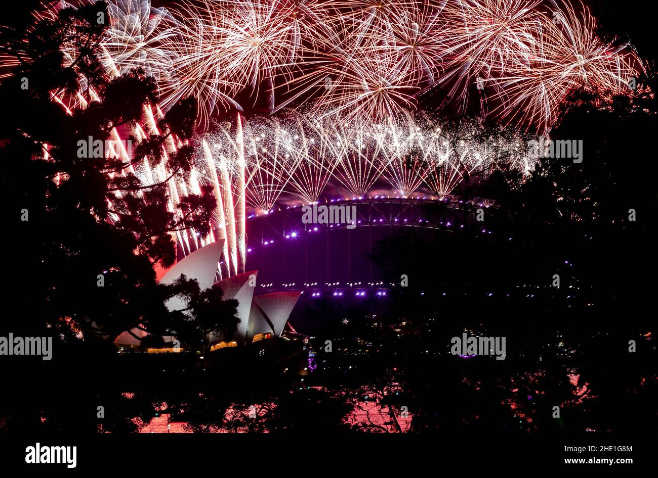 Fuochi d'artificio per la vigilia di Capodanno 2022 a Sydney Foto Stock