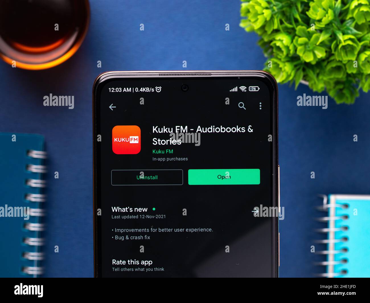 West Bangal, India - 15 dicembre 2021 : KUKU FM logo sullo schermo del telefono immagine stock. Foto Stock