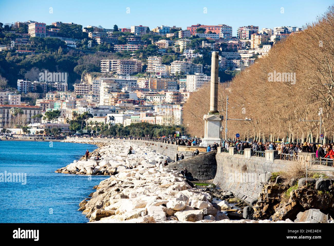 Monumento ai Caduti del Mare, Via Francesco Caracciolo, Napoli, Italia Foto Stock