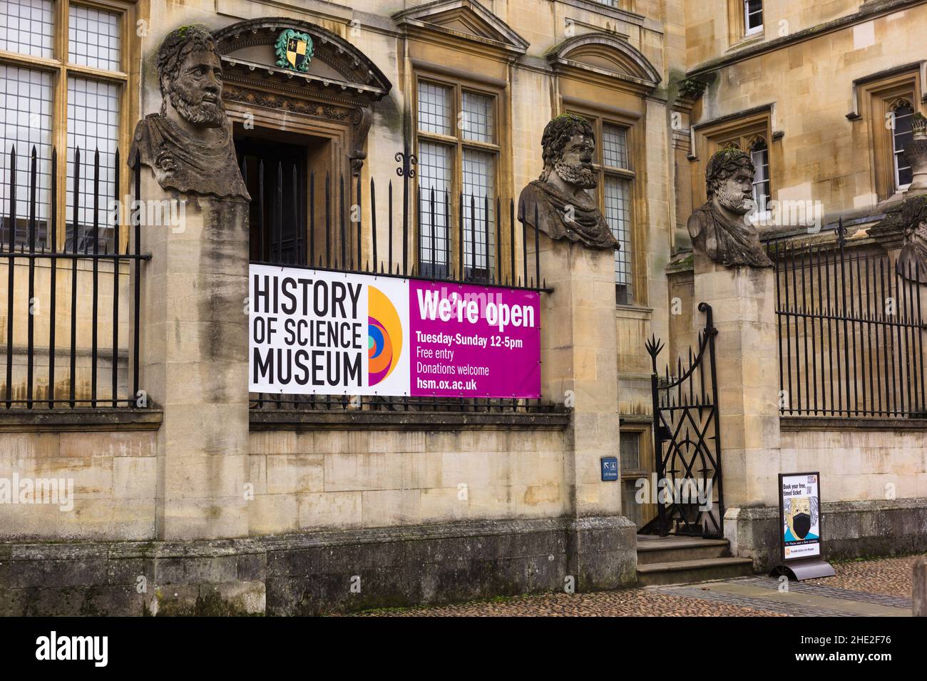 Il Museo della Storia della Scienza edificio esterno da Broad Street, Oxford, Gran Bretagna. Foto Stock