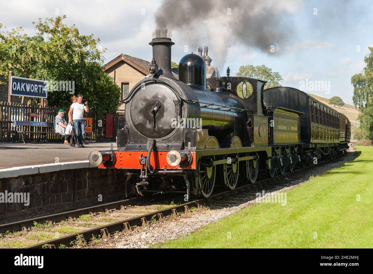 Un treno a vapore sulla ferrovia di Keighley e Worth Valley Foto Stock