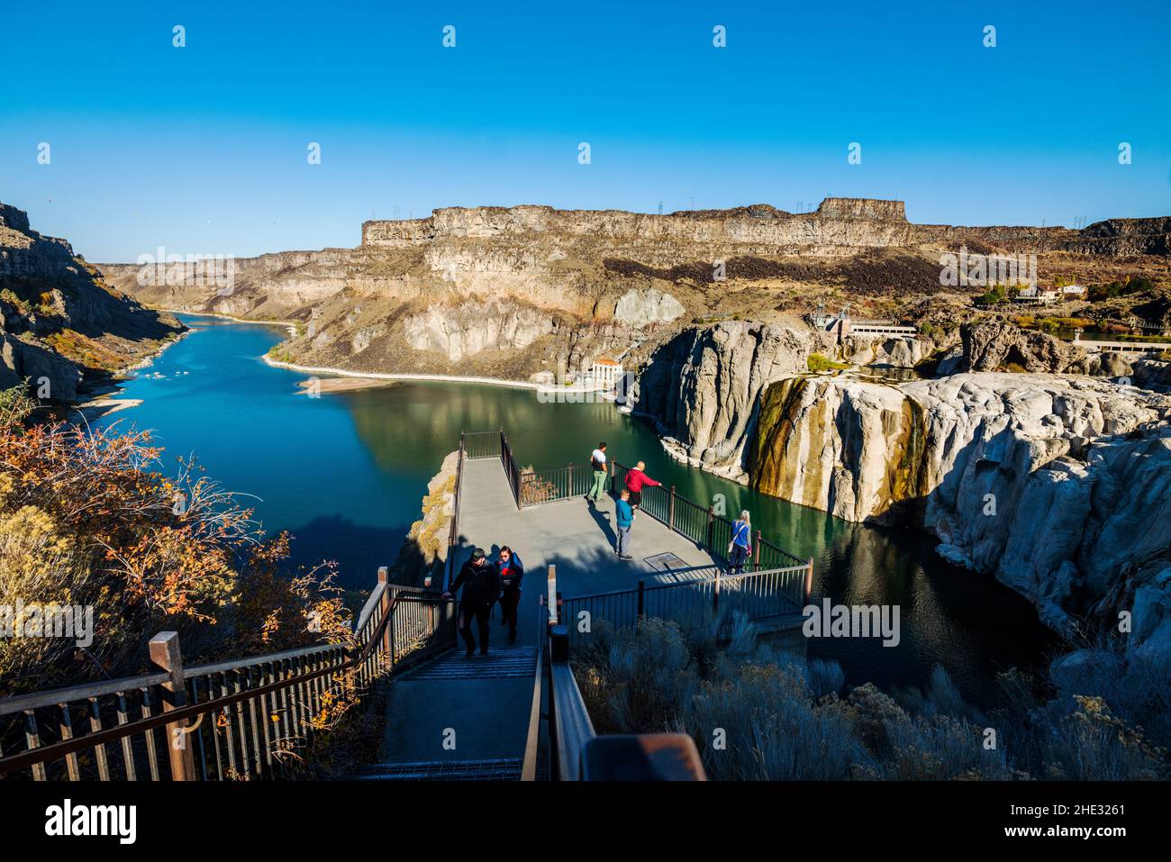 I visitatori possono vedere le cascate Shoshone, Shoshone Falls Hydroelectric Project, Snake River Canyon, Near Twin Falls, Idaho, USA Foto Stock