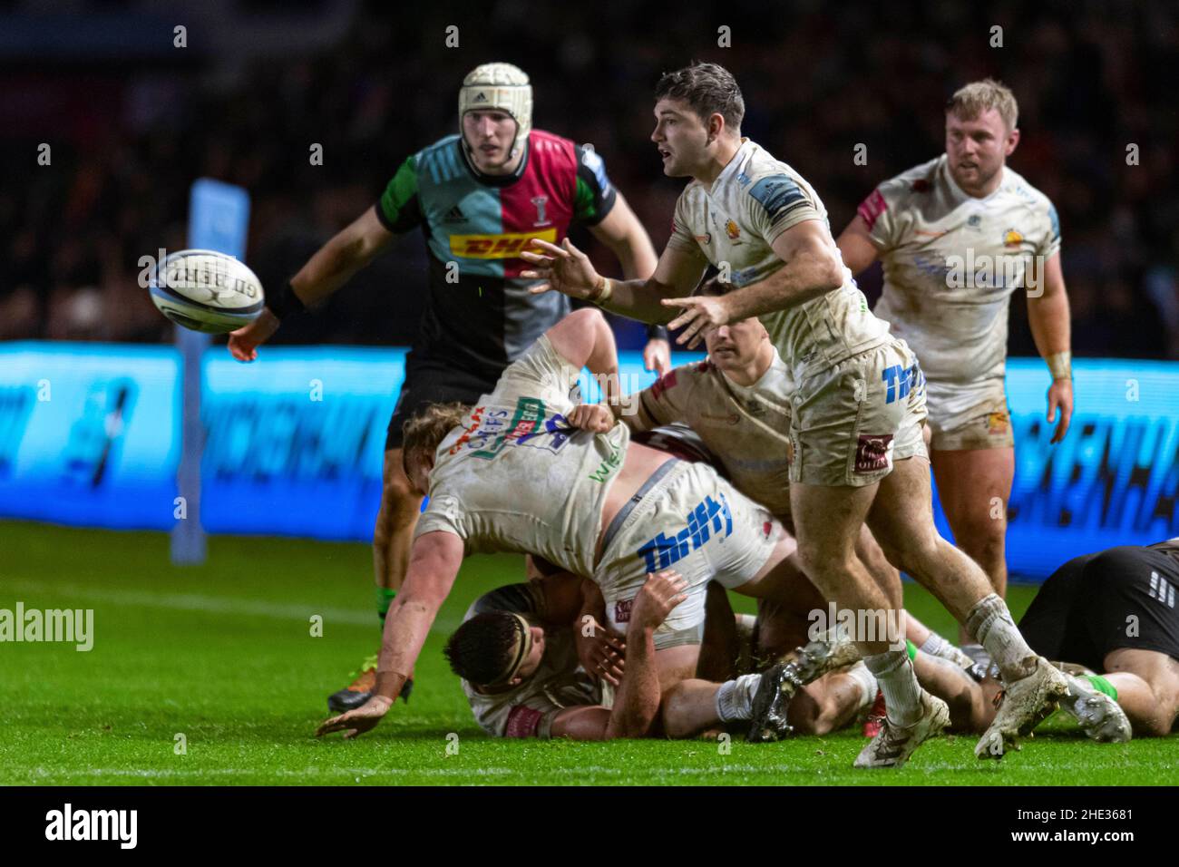 LONDRA, REGNO UNITO. 08th, Jan 2022. Jack Maunder di Exeter Chiefs (a destra) in azione durante la Gallagher Premiership Rugby Round 13 Match tra Harlequins vs Exeter Chiefs allo Stoop Stadium sabato 08 gennaio 2022. LONDRA INGHILTERRA. Credit: Takaimages/Alamy Live News Foto Stock