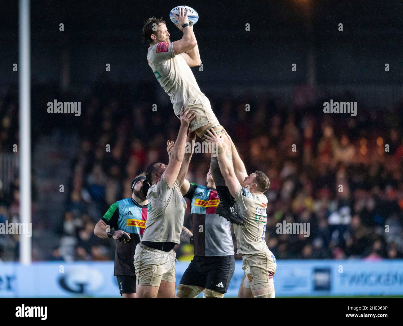 LONDRA, REGNO UNITO. 08th, Jan 2022. Jonny Gray of Exeter Chiefs ha catturato la palla line-out durante la Gallagher Premiership Rugby Round 13 Match tra Harlequins vs Exeter Chiefs allo Stoop Stadium sabato 08 gennaio 2022. LONDRA INGHILTERRA. Credit: Takaimages/Alamy Live News Foto Stock