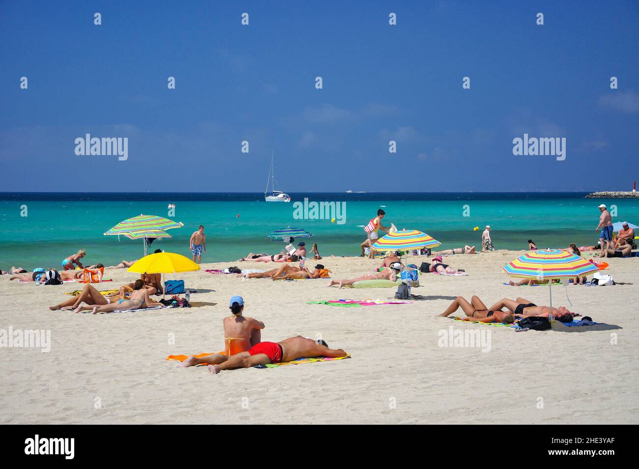 Vista sulla spiaggia, Can Pastilla, comune di Palma, Maiorca (Mallorca), Isole Baleari, Spagna Foto Stock