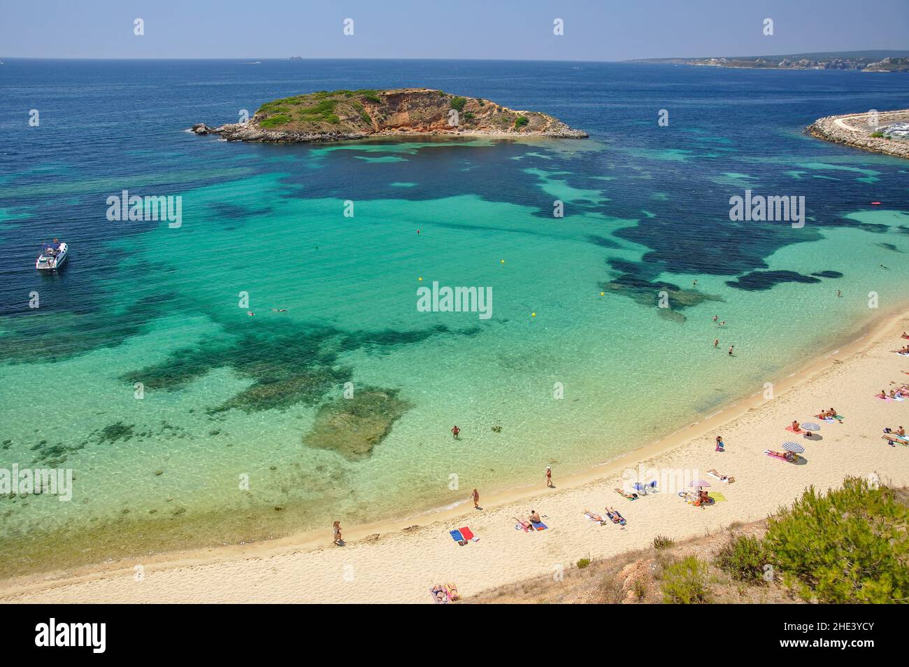 Vista spiaggia Illa de sa Caleta, Portal Nous / Bendinat, comune di Palma, Maiorca (Mallorca), Isole Baleari, Spagna Foto Stock