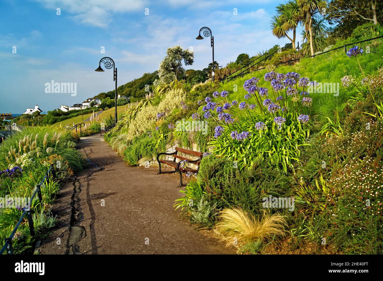 Regno Unito, Dorset, Lyme Regis, Langmoor Gardens durante l'estate Foto Stock