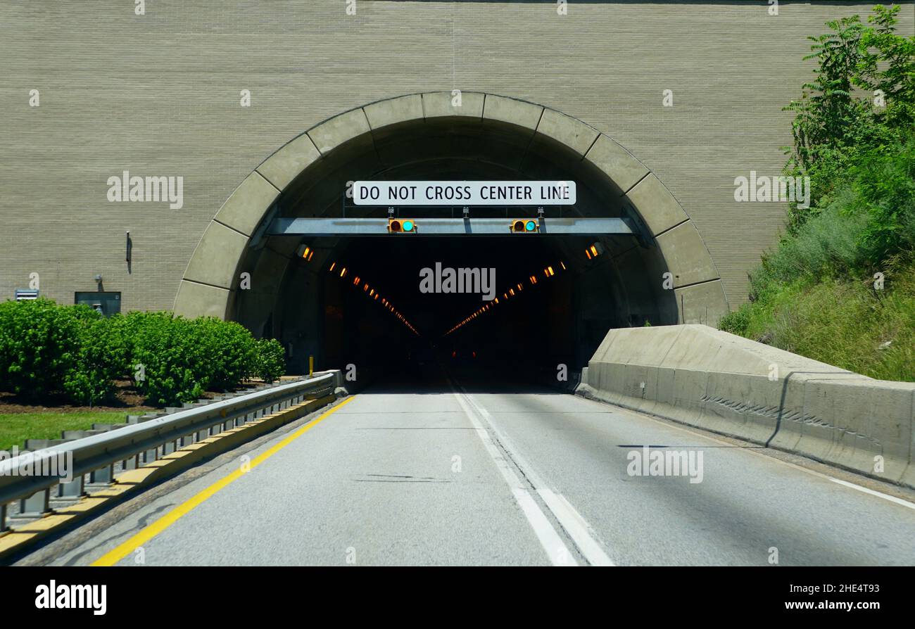 Spring Run, Pennsylvania, Stati Uniti - 21 agosto 2021 - l'ingresso nel tunnel della montagna di Kittatinny Foto Stock