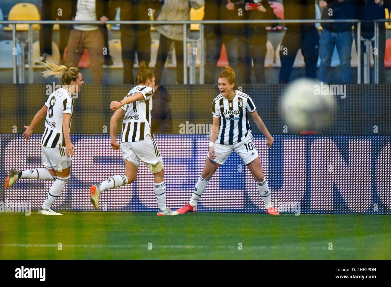 Frosinone, Italia. 8th Jan 2022. Exultation Juventus Women - Gol Girelli (Credit Image: © Andrea Amato/Pacific Press via ZUMA Press Wire) Foto Stock