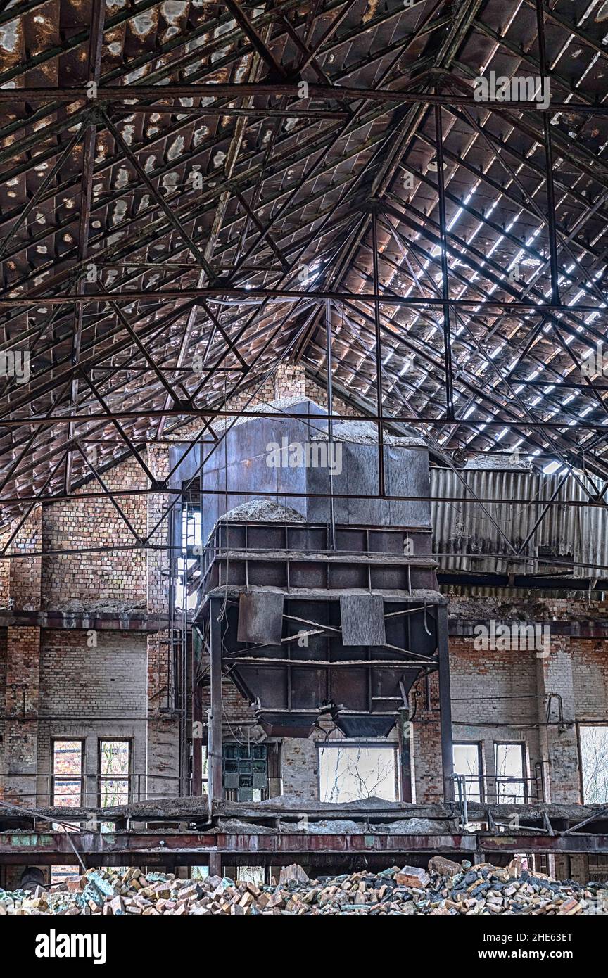 Una vecchia fabbrica abbandonata Foto Stock