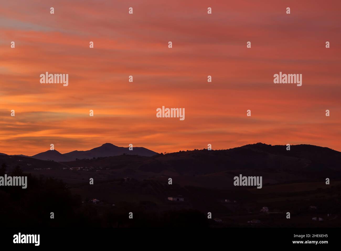 Paesaggio di Villanueva de la Concepción Città al tramonto, provincia di Malaga, Spagna Foto Stock