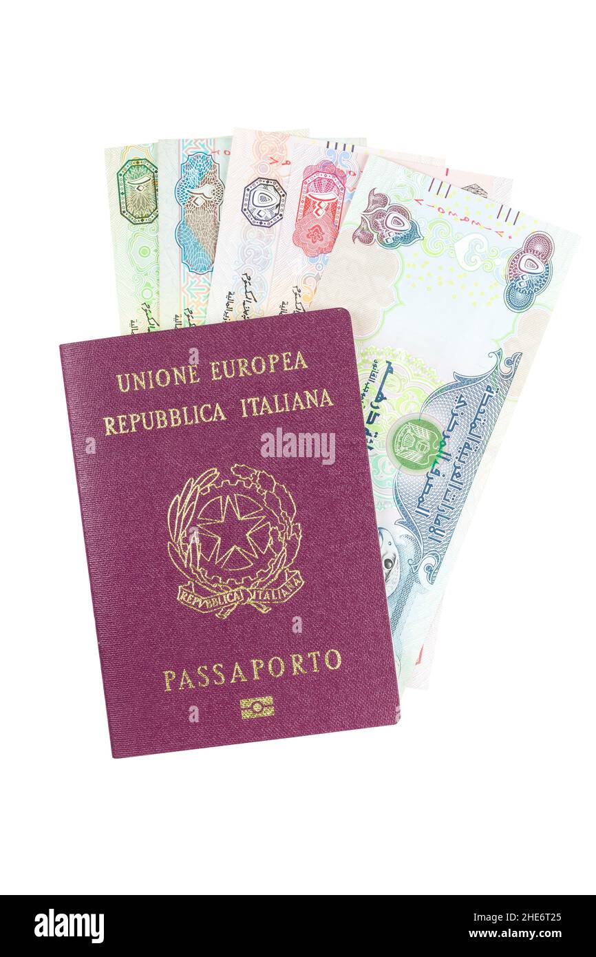 Passaporto italiano e banconote negli Emirati Arabi Uniti Foto Stock