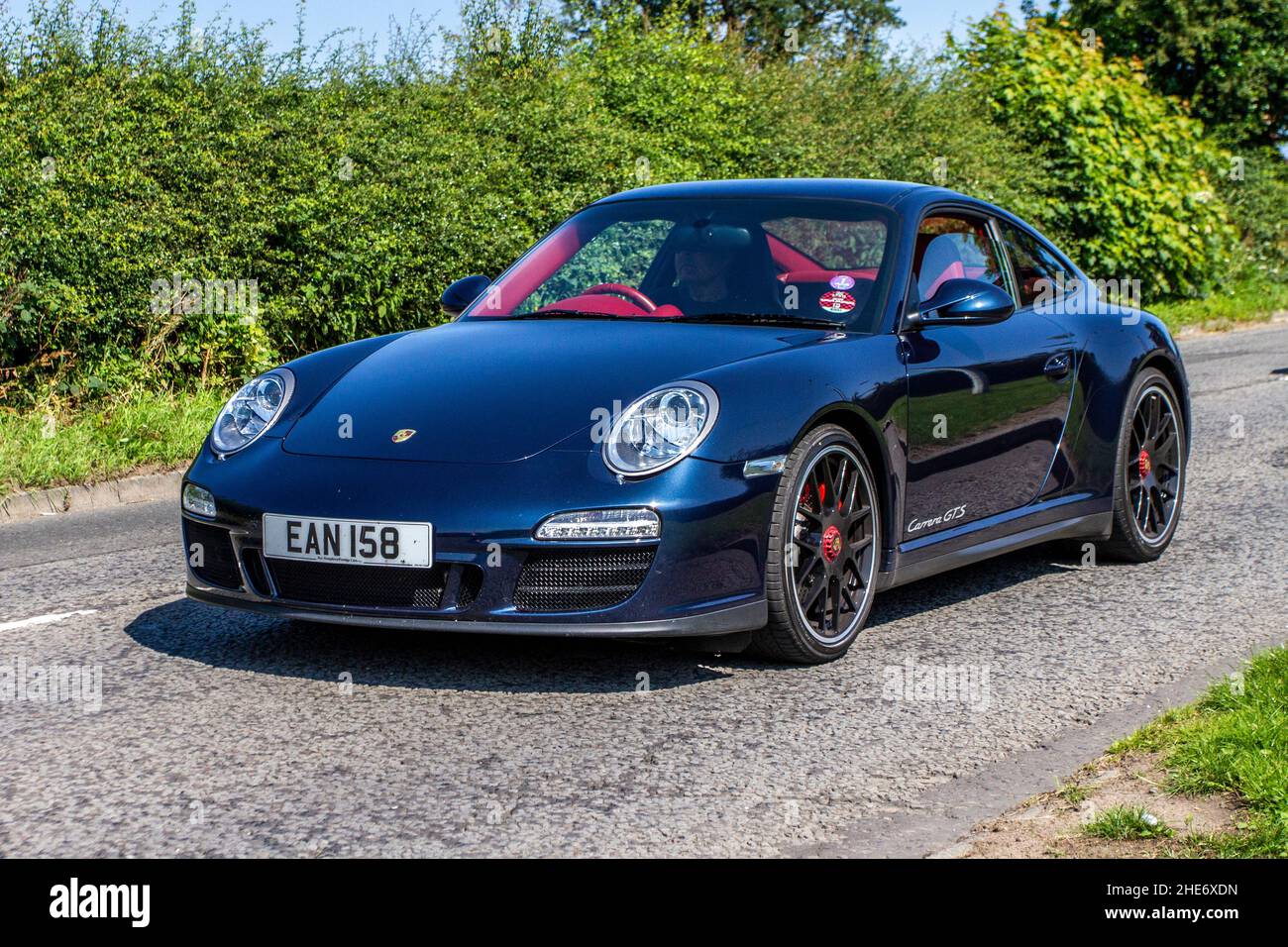 2011 Blue Porsche 911 Carrera 2S PDK 3800cc 7 velocità automatica in rotta per Capesthorne Hall classica mostra di luglio, Cheshire, Regno Unito Foto Stock