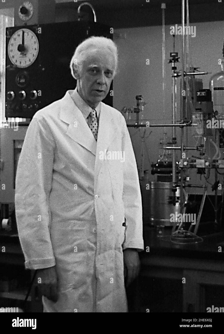 Stanford Moore, Premio Nobel per la chimica nel 1972, nel suo laboratorio alla Rockefeller University, New York, 1977 Foto Stock