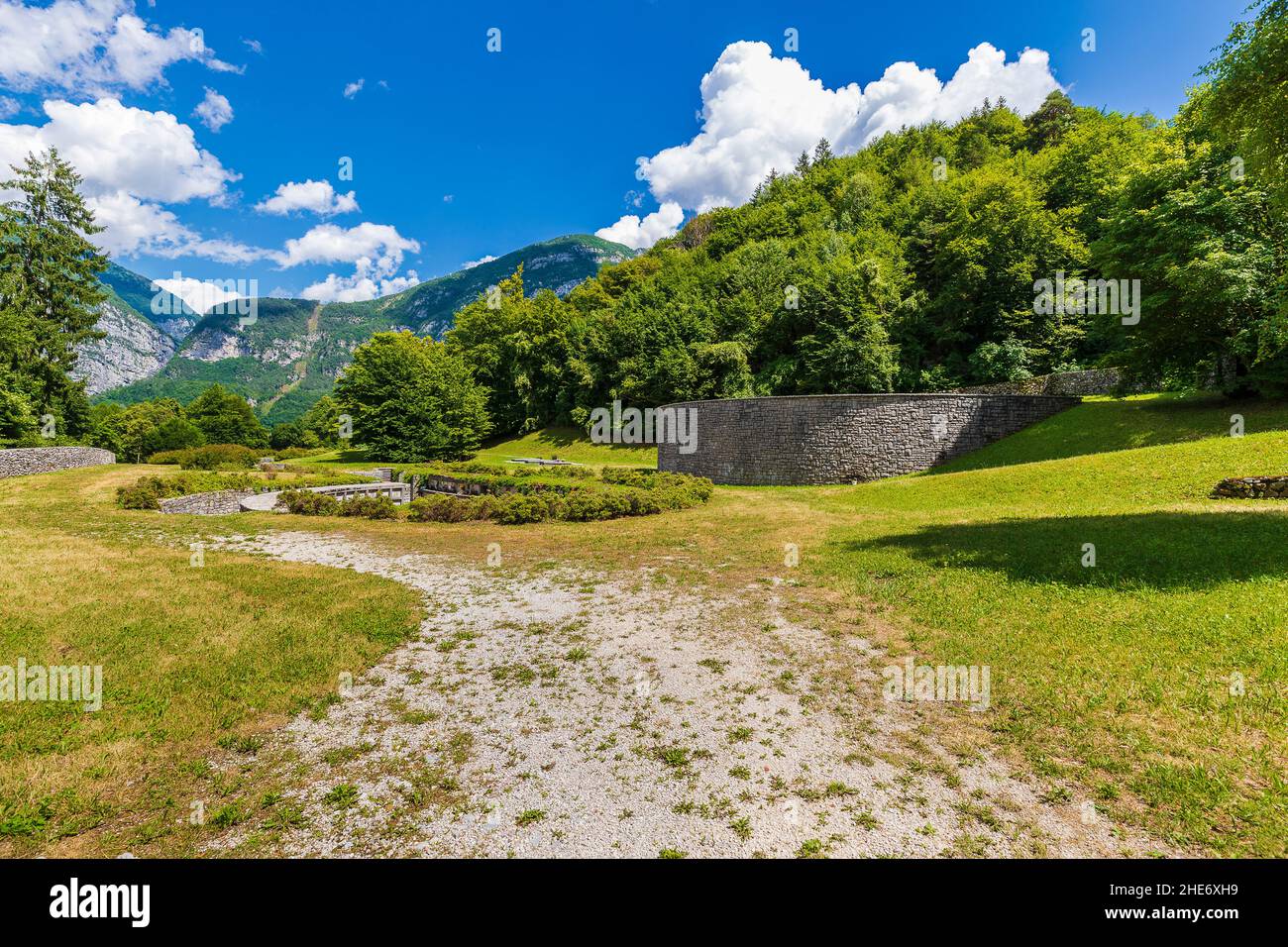 Italia Veneto Loc. Muda Maè - Longarone Cimitero di i Muda Maè (1966 - Achitts Avon, Tentori e Zanuso) / Longarone Foto Stock