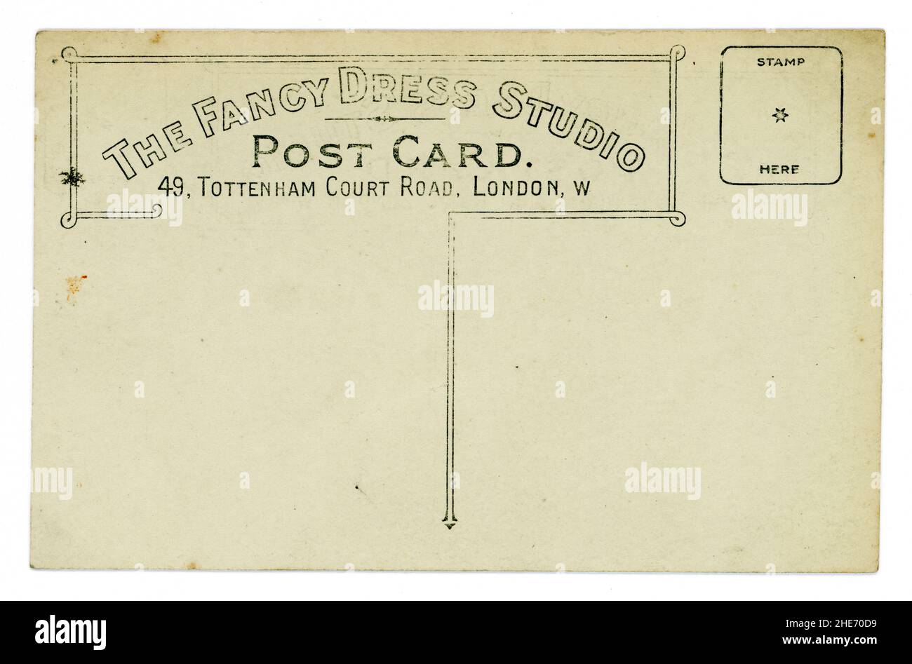 Cartolina originale del WW1 da un popolare studio di Londra chiamato The Fancy Dress Studio al 49 Tottenham Court Road, Londra, Regno Unito circa 1914, 1915 Foto Stock