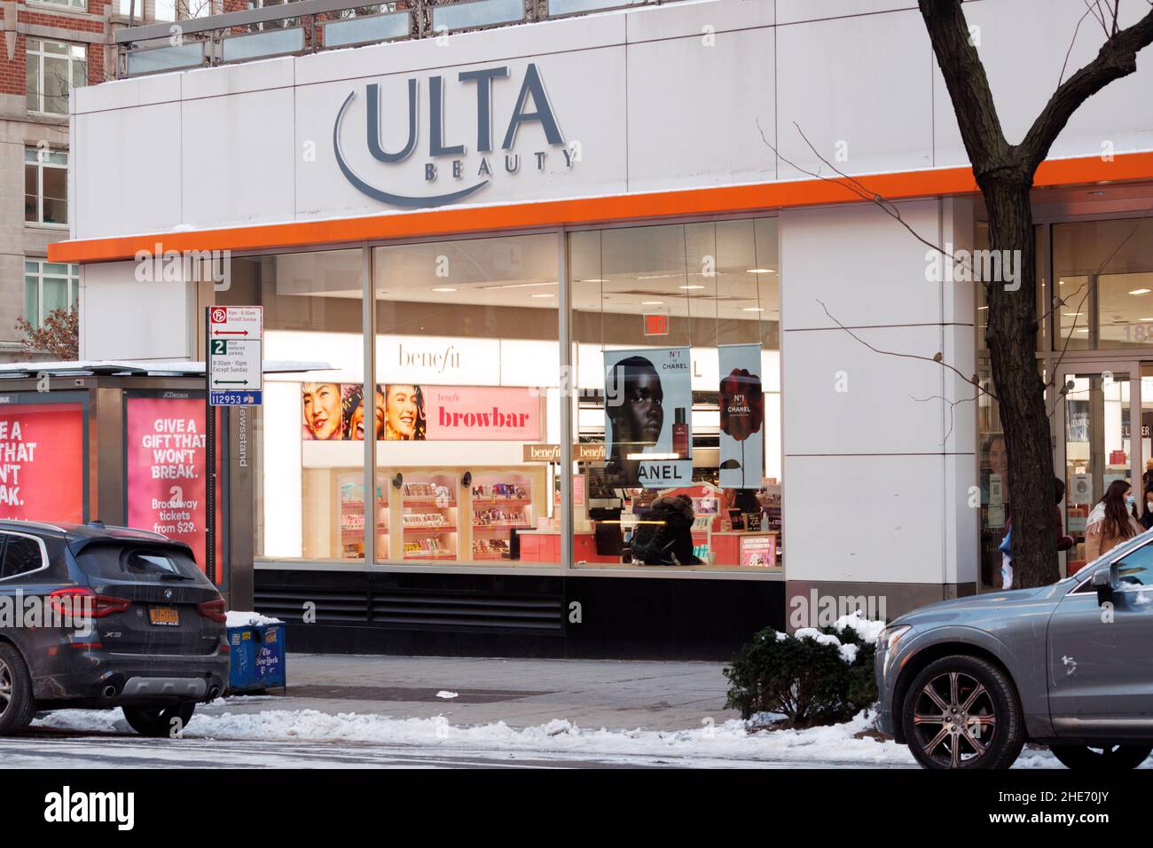 Ulta Beauty storefront sul lato dell'Upper East di New York, una catena americana di prodotti cosmetici e di bellezza che viene commercializzata pubblicamente sul NASDAQ Foto Stock