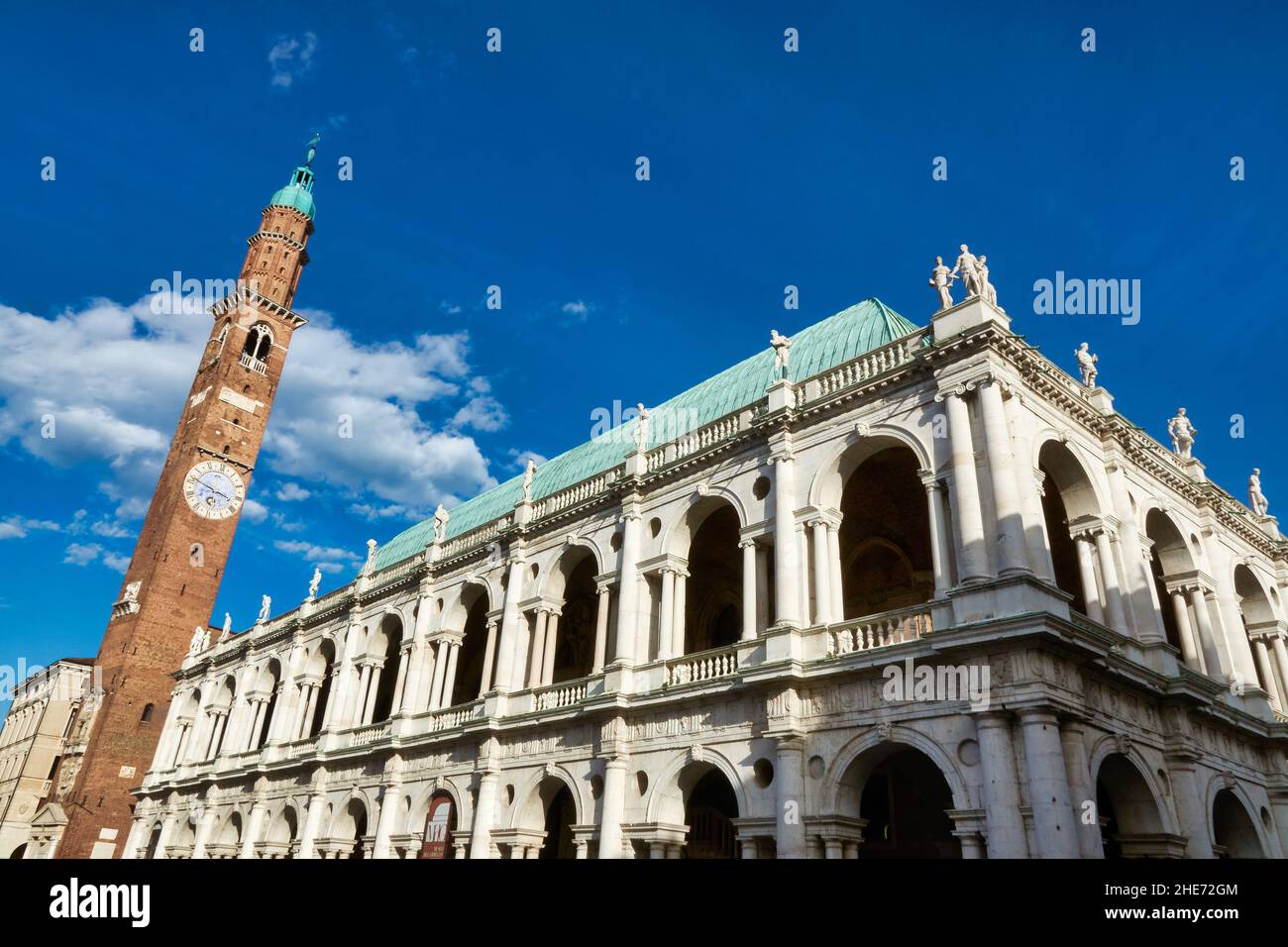 Famoso monumento chiamato Basilica Palladiana progettato dall'architetto Andrea Palladio nella città di Vicenza Foto Stock