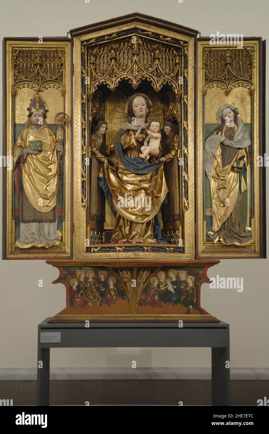 Bode-Museum, Museumsinsel, Berlino - Das Zamser Retabel: Mutter Gottes und Heilige, Figuren aus Zirbelkiefernholz, alte Fassung, bis gegen 1739 in der Foto Stock